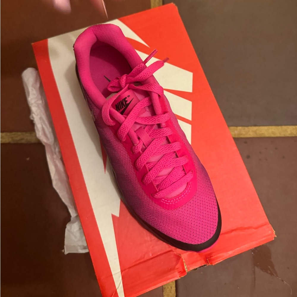 Hot Pink Nike Shoes - Picture 4 of 6